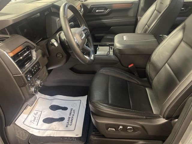Used 2025 GMC Yukon Denali image 16