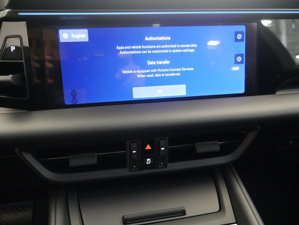 Certified 2026 Porsche Macan 4 Electric AWD/4WD image 42