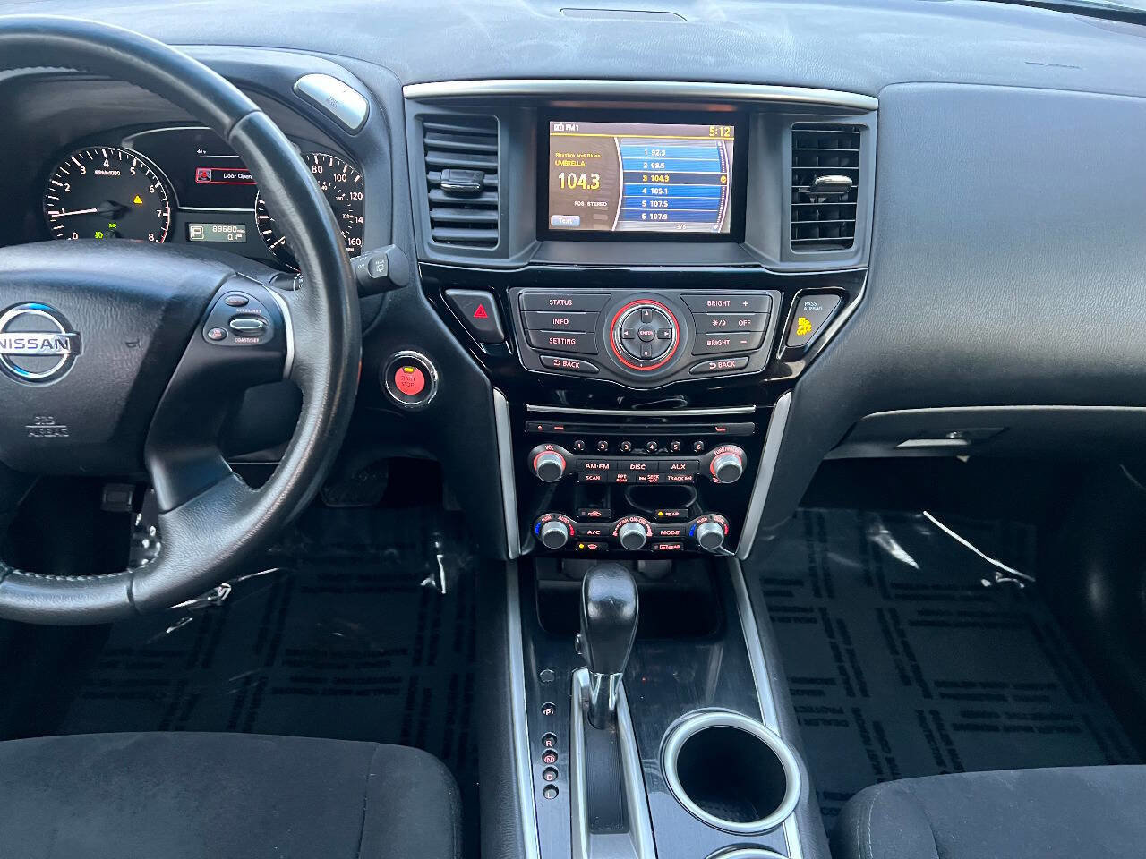 Used 2015 Nissan Pathfinder SV image 32