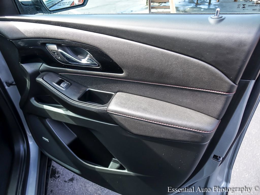 Used 2023 Chevrolet Traverse RS image 36