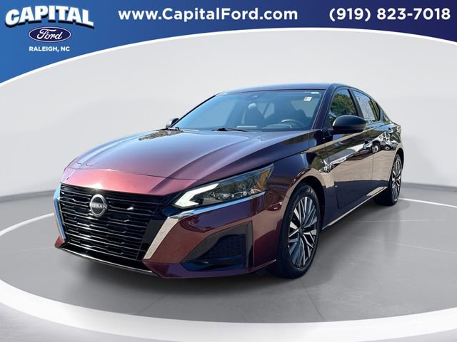 Used 2024 Nissan Altima 2.5 SV FWD image 1