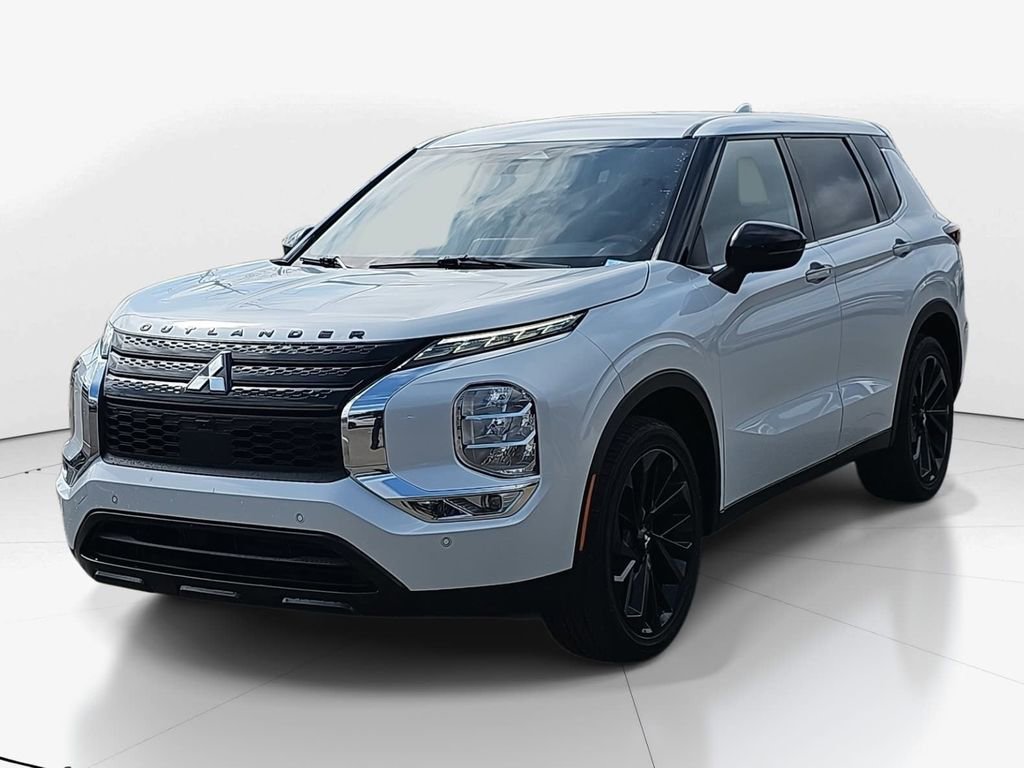 Used 2023 Mitsubishi Outlander SE image 3