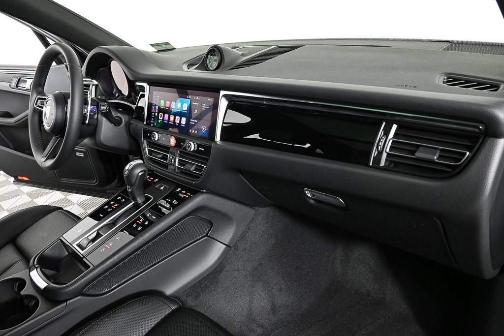 New 2026 Porsche Macan image 25