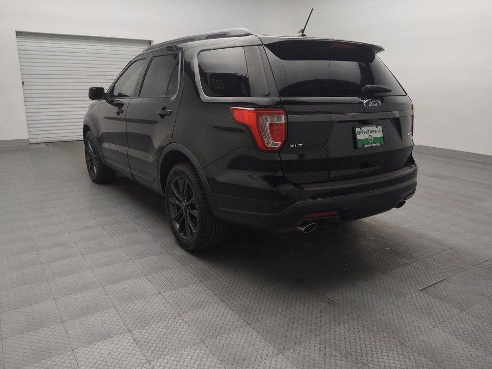 Used 2018 Ford Explorer XLT w/ Equipment Group 202A AWD/4WD image 5