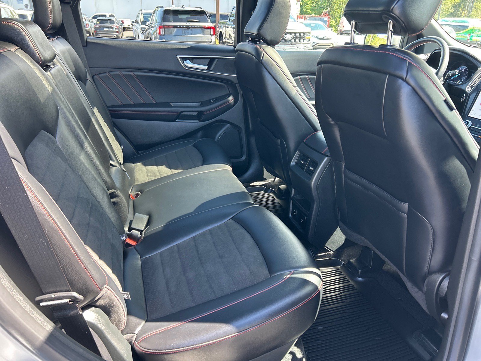 Used 2022 Ford Edge ST-Line w/ Class II Trailer Tow Package AWD/4WD image 20