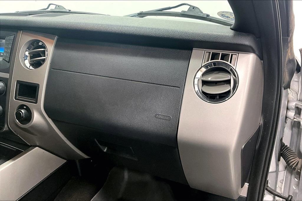 Used 2015 Ford Expedition XLT RWD image 15