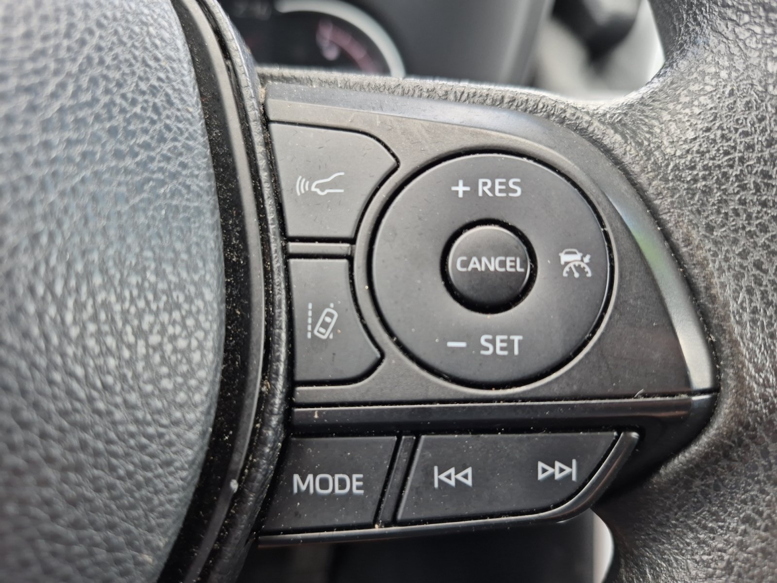 Used 2024 Toyota RAV4 XLE AWD/4WD image 12