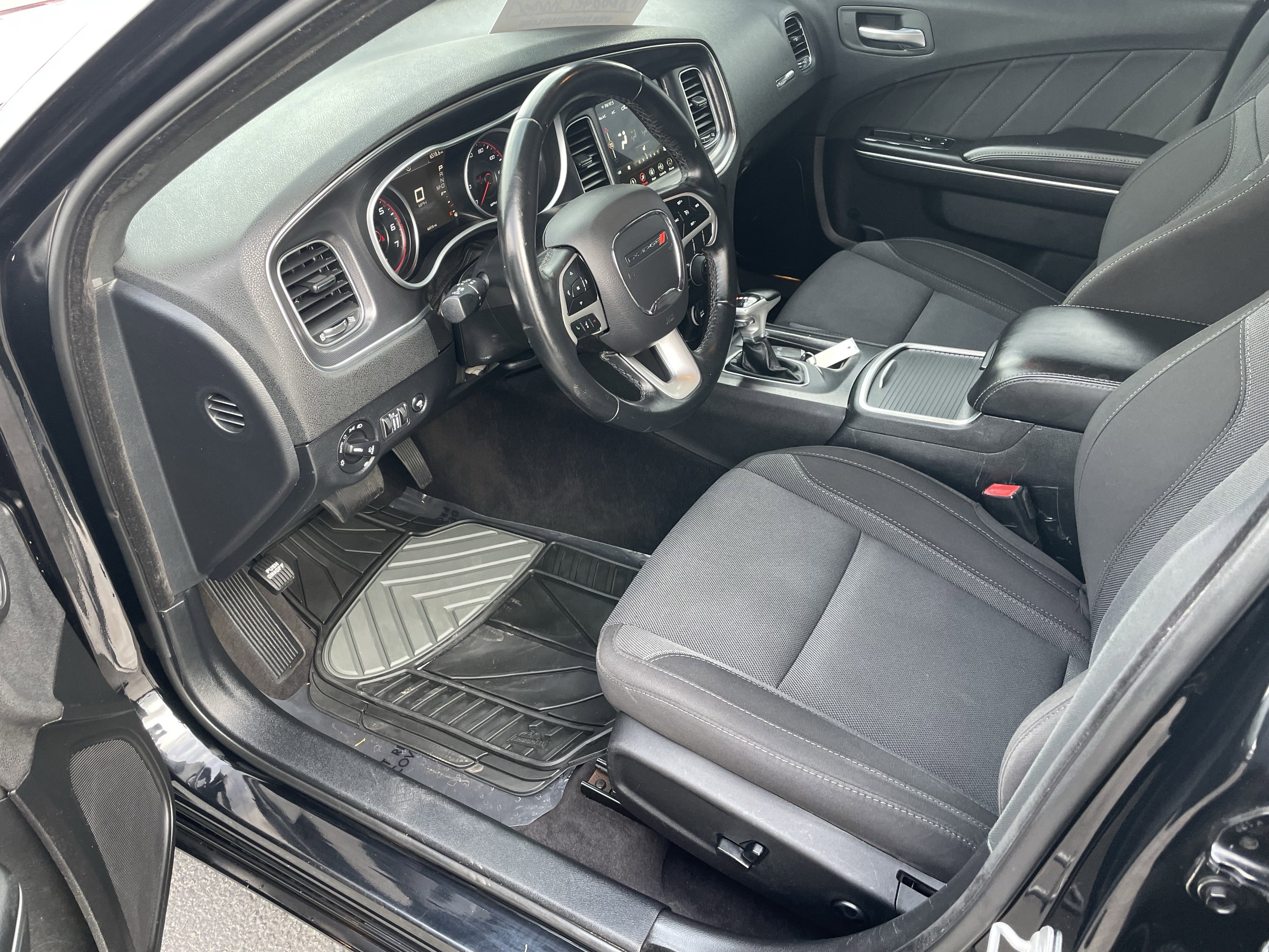 Used 2018 Dodge Charger SXT Plus RWD image 12