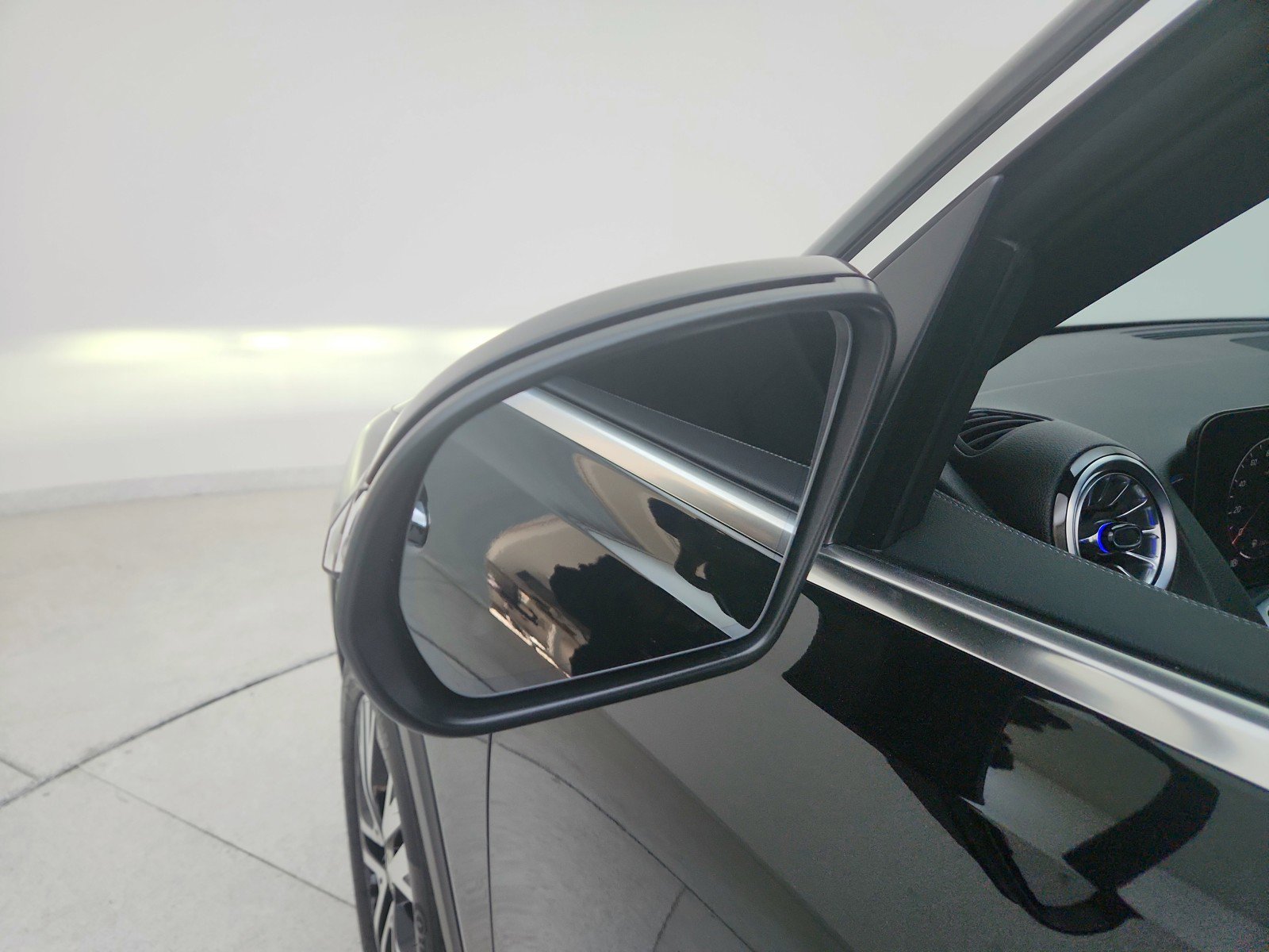 Certified 2024 Mercedes-Benz GLB 250 image 18