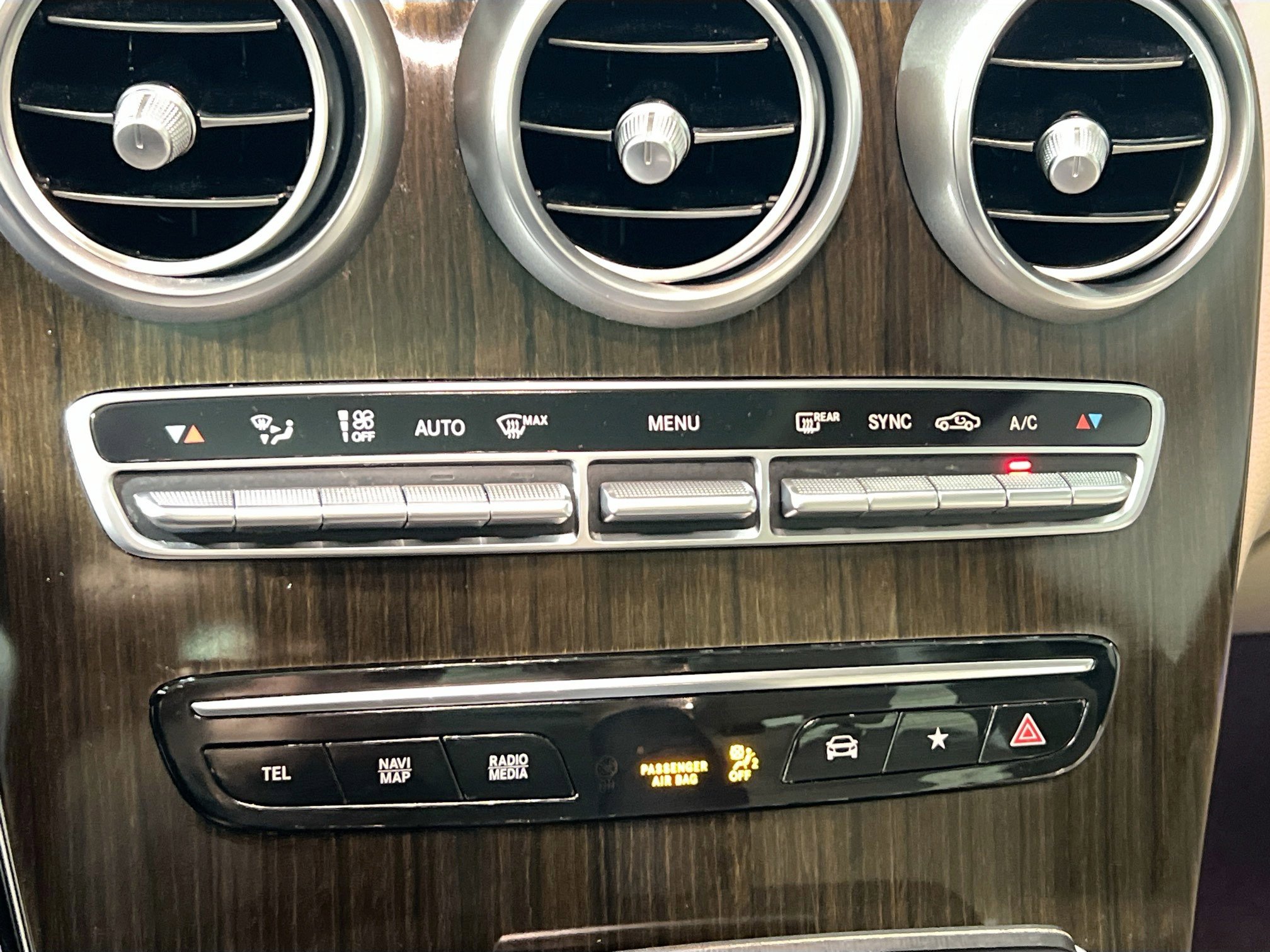 Used 2021 Mercedes-Benz GLC 300 image 25