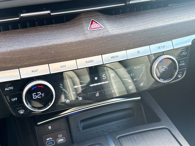 Used 2024 Genesis G80 image 35