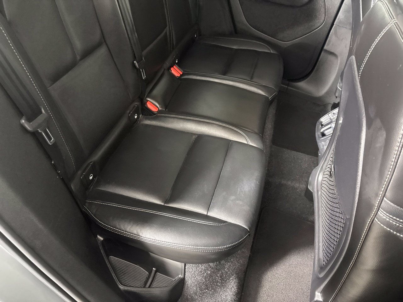 Used 2026 Volvo XC40 B5 Plus AWD/4WD image 29