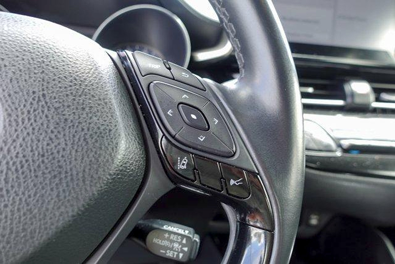 Certified 2019 Toyota C-HR XLE FWD image 15