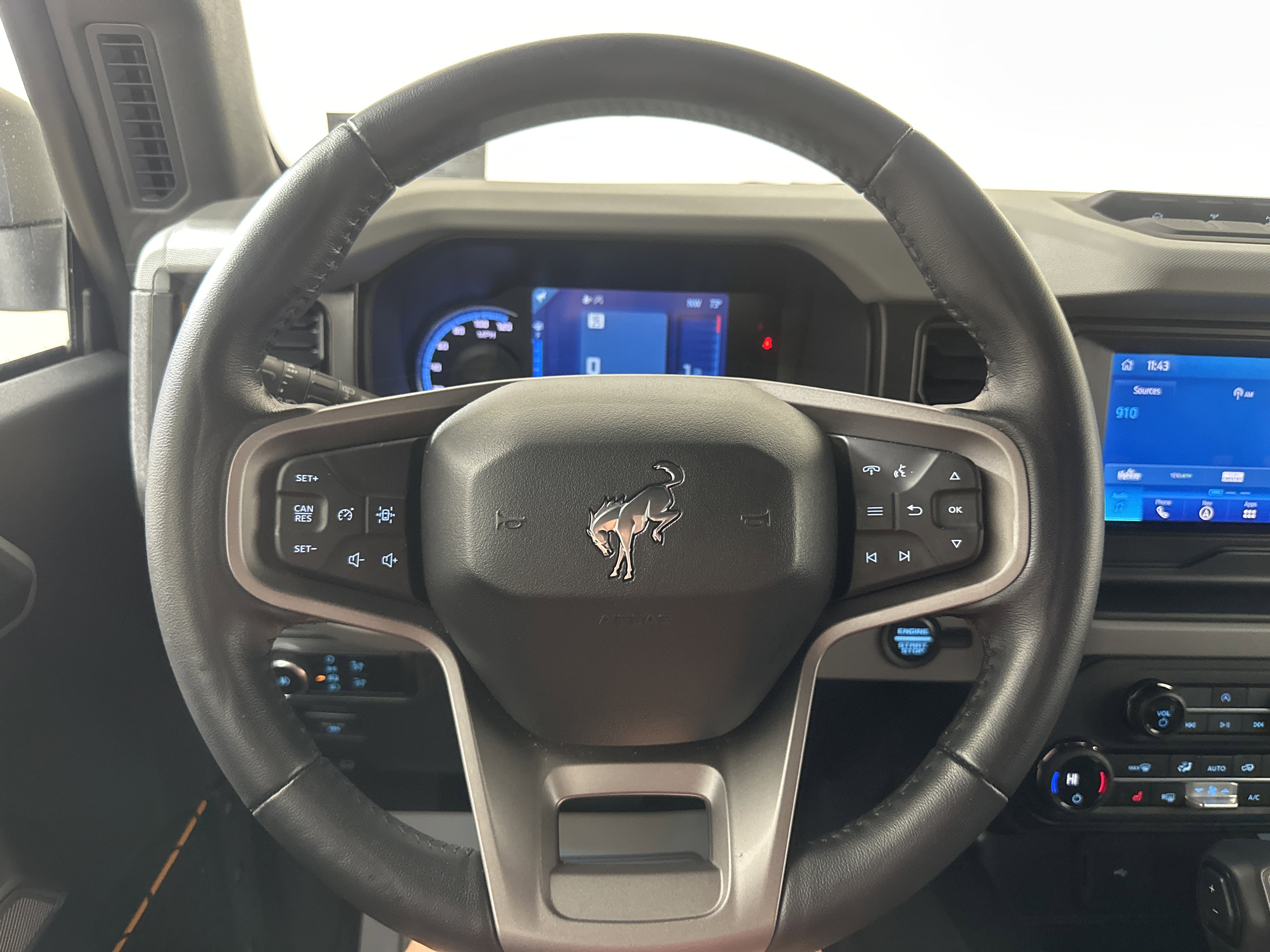 Used 2023 Ford Bronco Badlands image 12