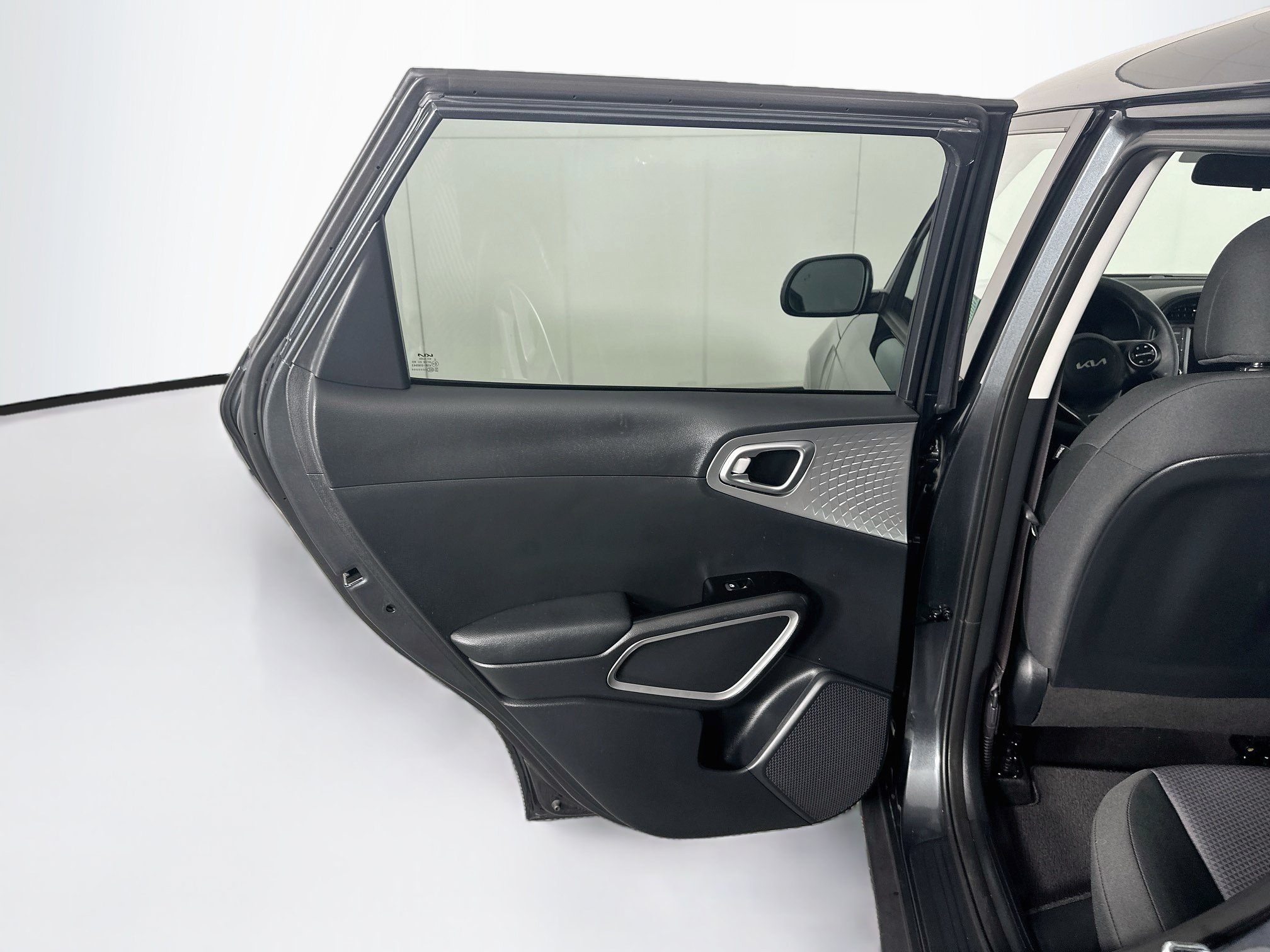 Used 2025 Kia Soul LX w/ LX Technology Package FWD image 26