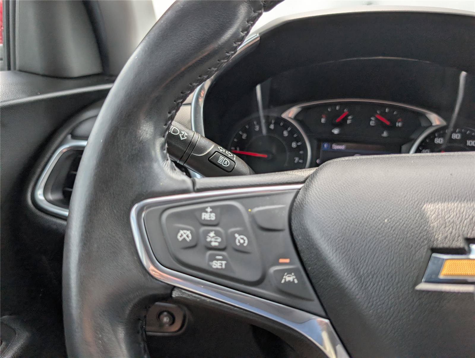 Used 2020 Chevrolet Equinox LT AWD/4WD image 24