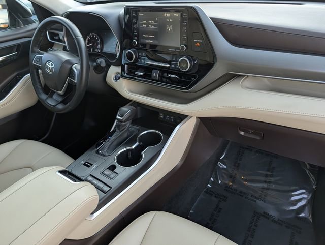 Used 2022 Toyota Highlander XLE FWD image 35