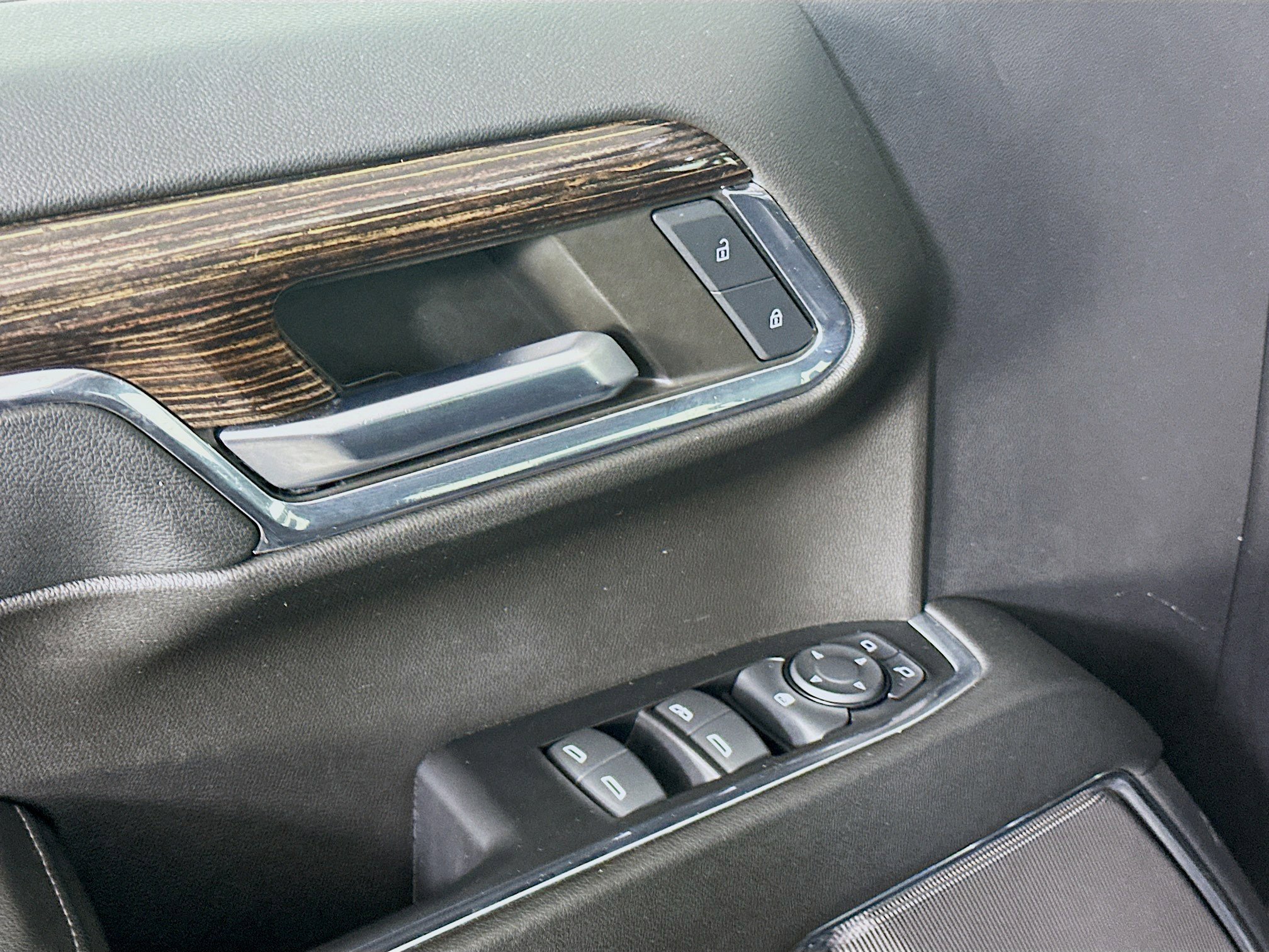 Used 2024 GMC Sierra 1500 Elevation image 15