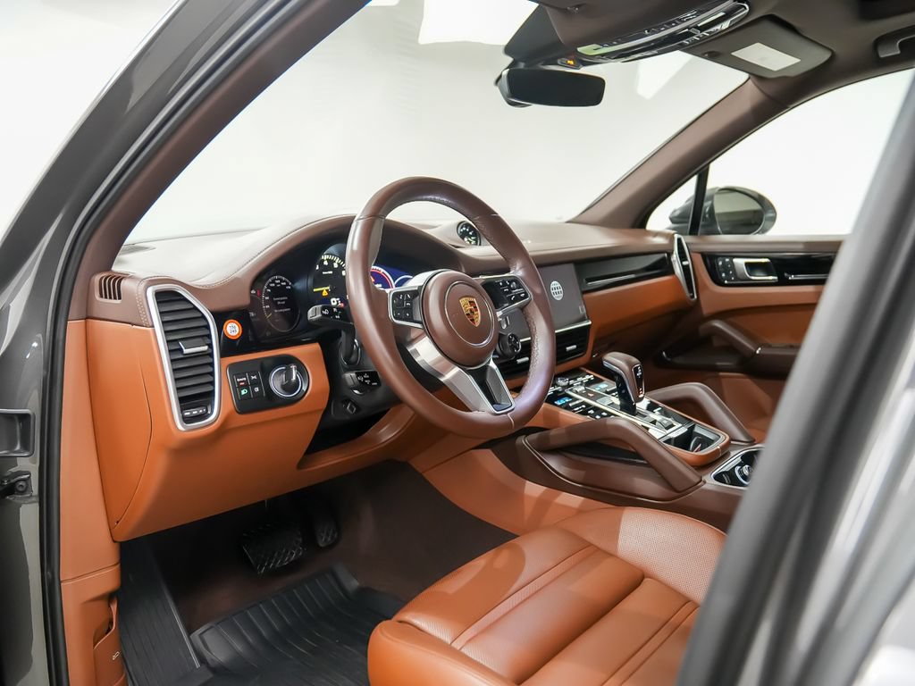 Certified 2022 Porsche Cayenne E-Hybrid AWD/4WD image 4