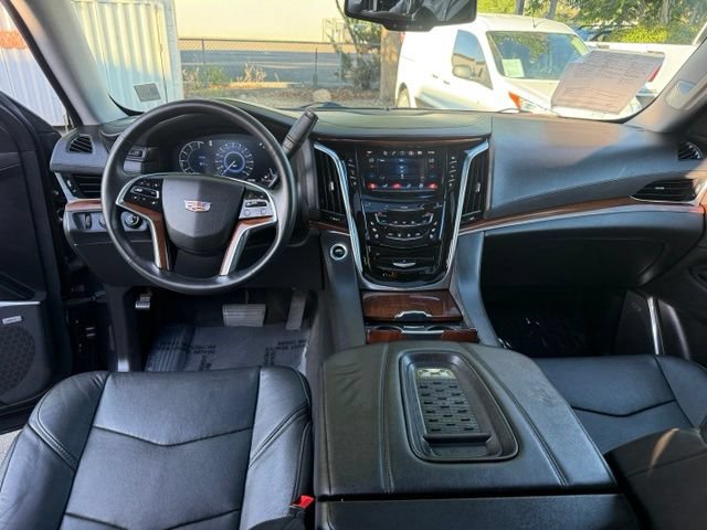 Used 2016 Cadillac Escalade Luxury AWD/4WD image 30