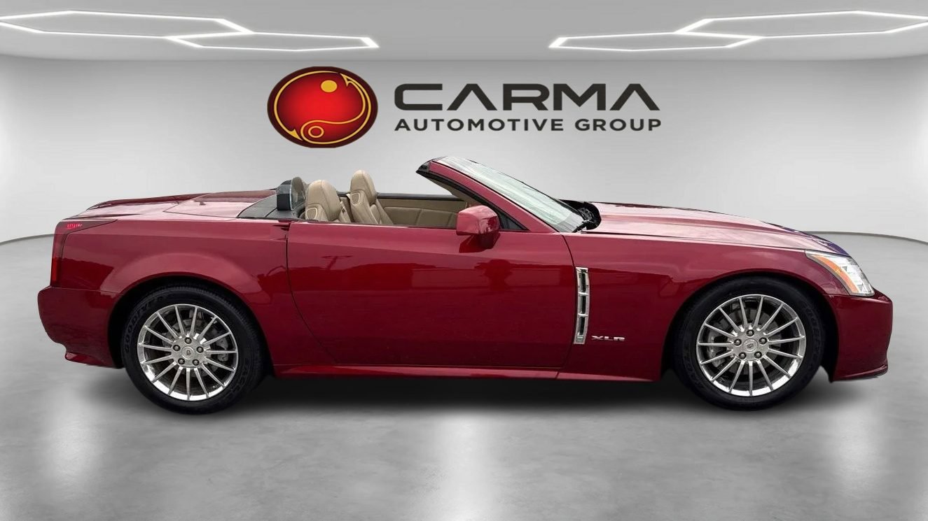 Used 2009 Cadillac XLR RWD image 6