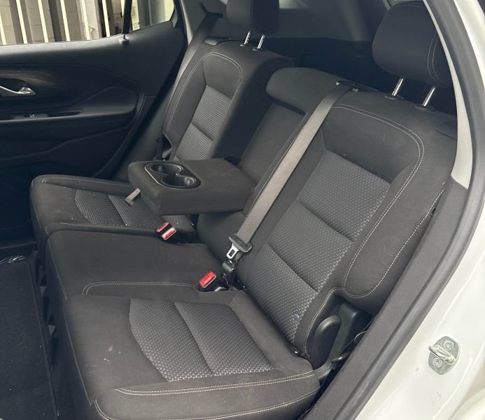 Used 2022 GMC Terrain SLE w/ Driver Convenience Package FWD image 7
