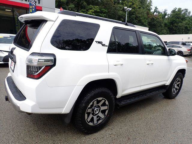 Certified 2019 Toyota 4Runner TRD Off-Road Premium AWD/4WD image 4