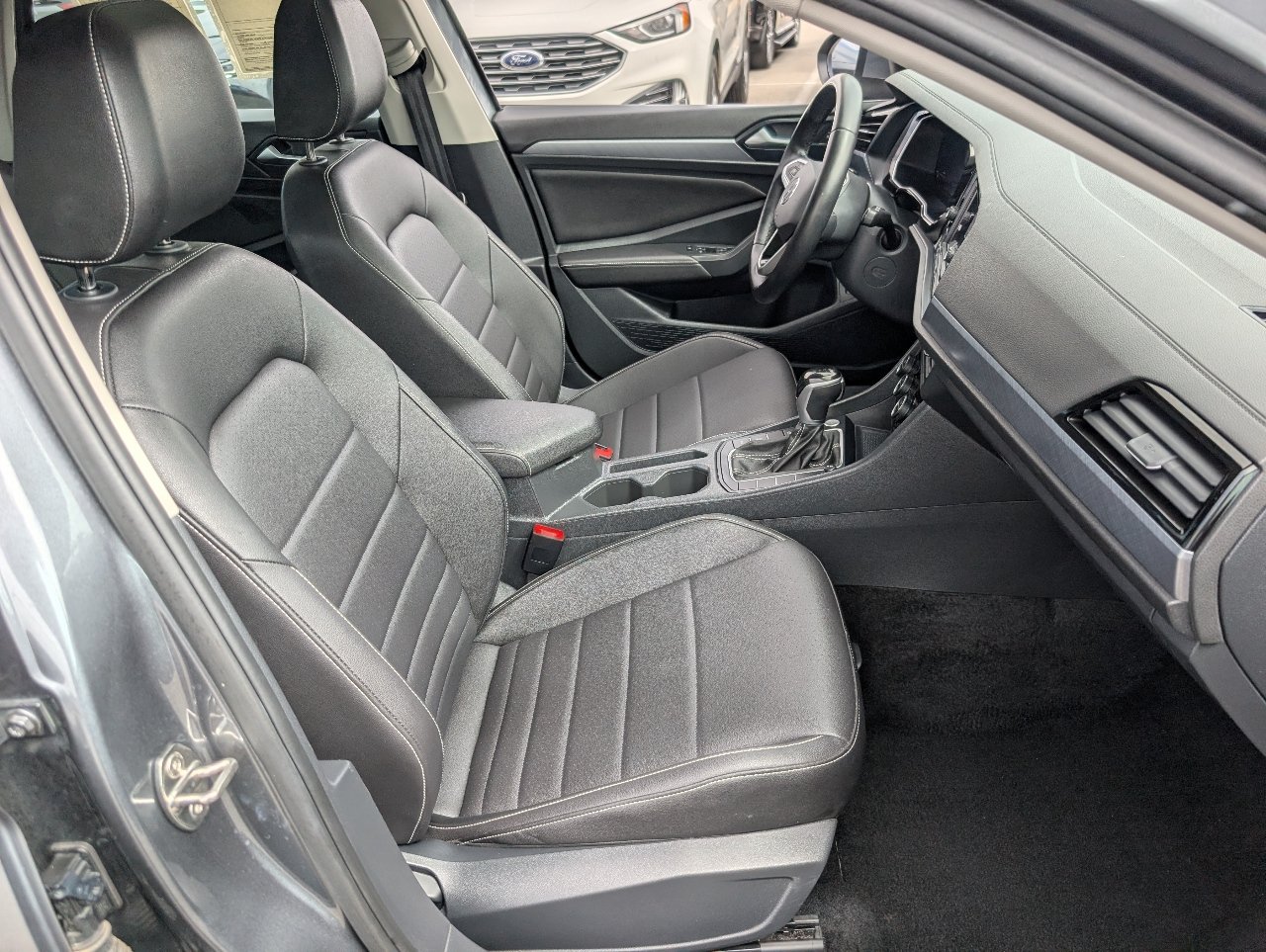 Used 2024 Volkswagen Jetta SE FWD image 7