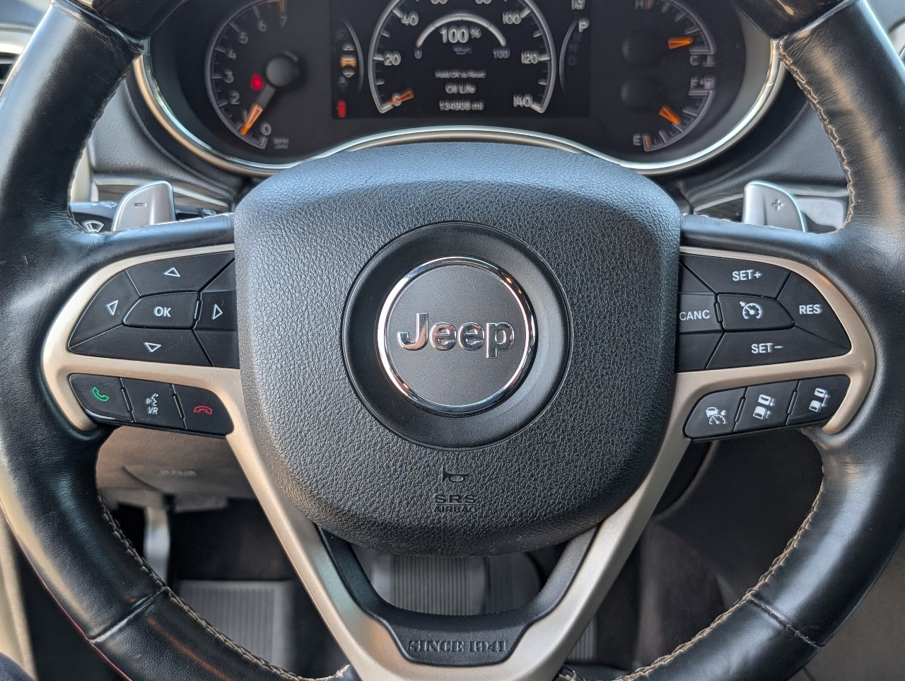 Used 2017 Jeep Grand Cherokee Overland w/ Jeep Active Safety Group RWD image 18