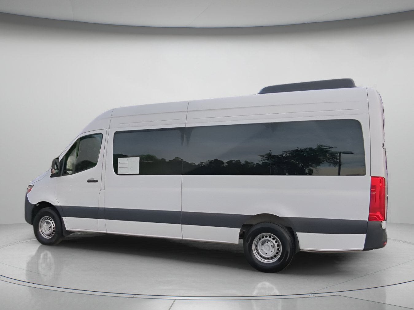 Used 2025 Mercedes-Benz Sprinter 2500 image 16