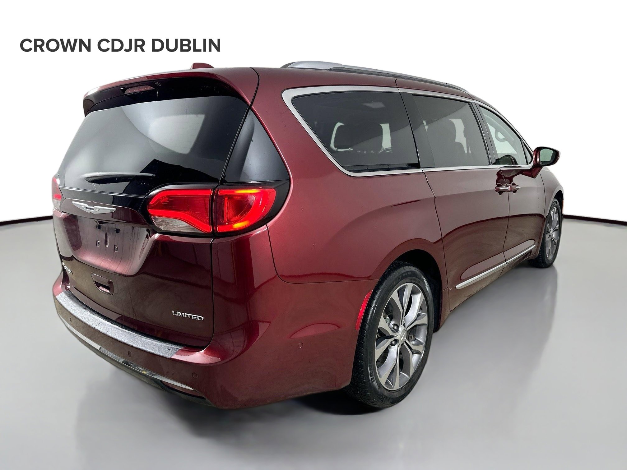 Used 2017 Chrysler Pacifica Limited FWD image 5