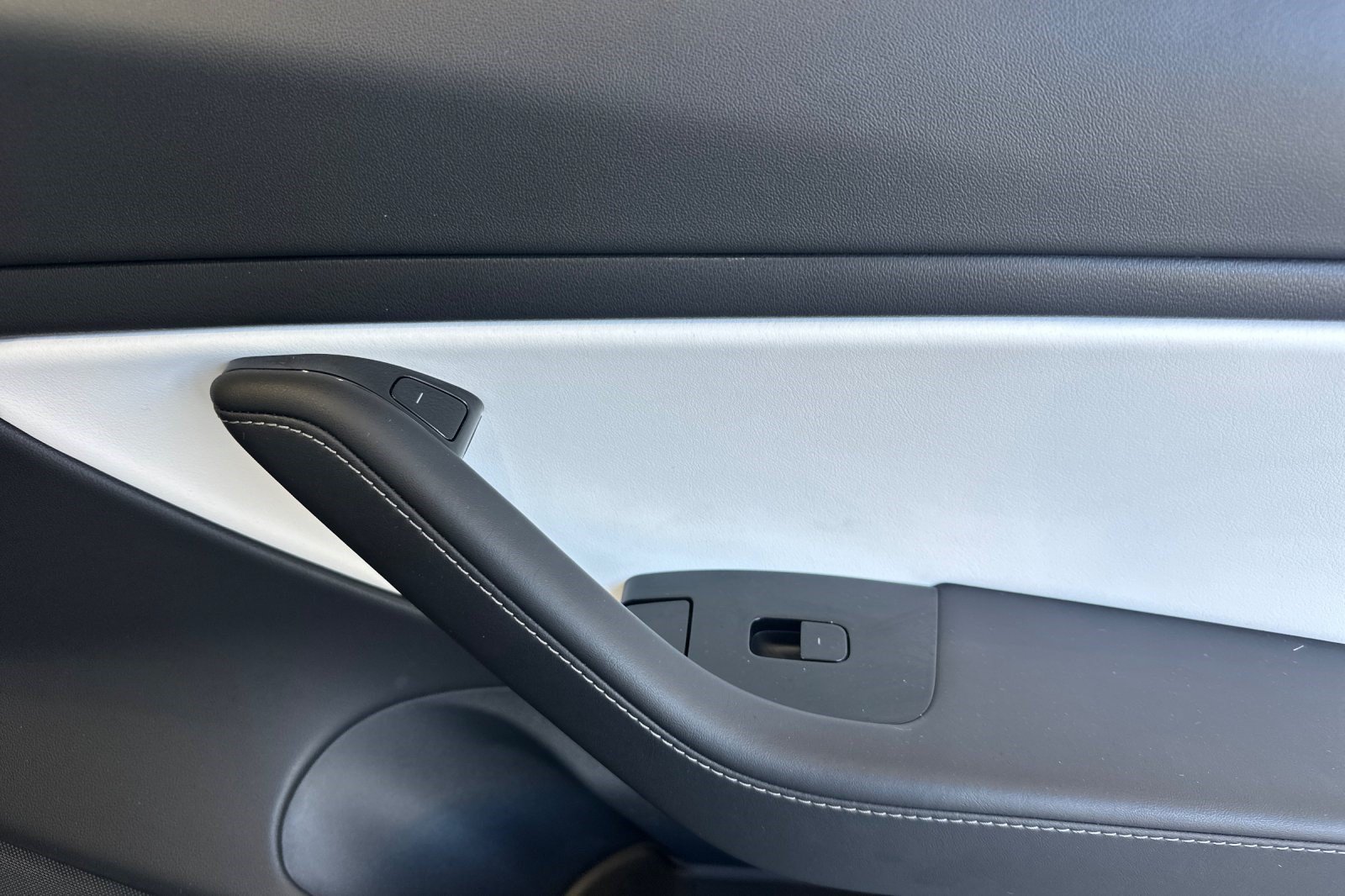 Used 2018 Tesla Model 3 Long Range AWD/4WD image 21