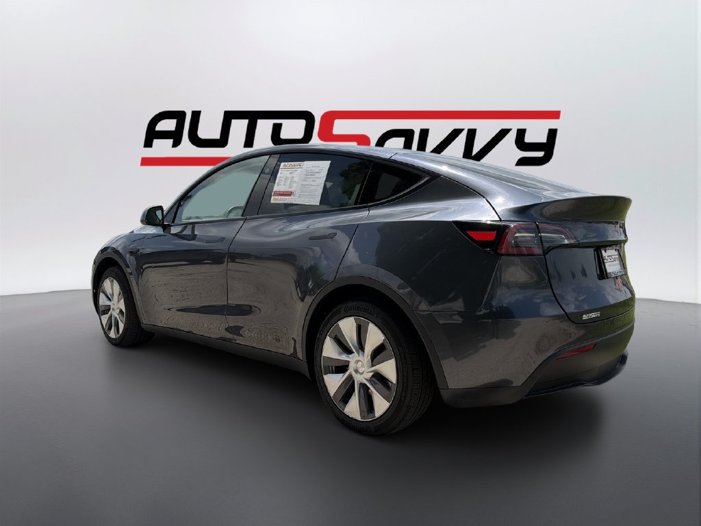 Used 2023 Tesla Model Y 2WD image 7