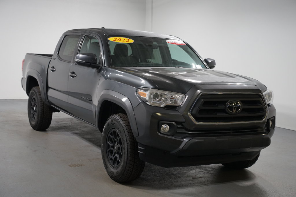 Certified 2022 Toyota Tacoma SR5 w/ Technology Package RWD image 3