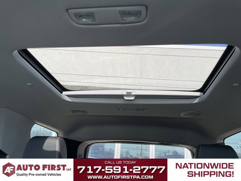 Used 2019 Chevrolet Traverse LT w/ LT Premium Package AWD/4WD image 32
