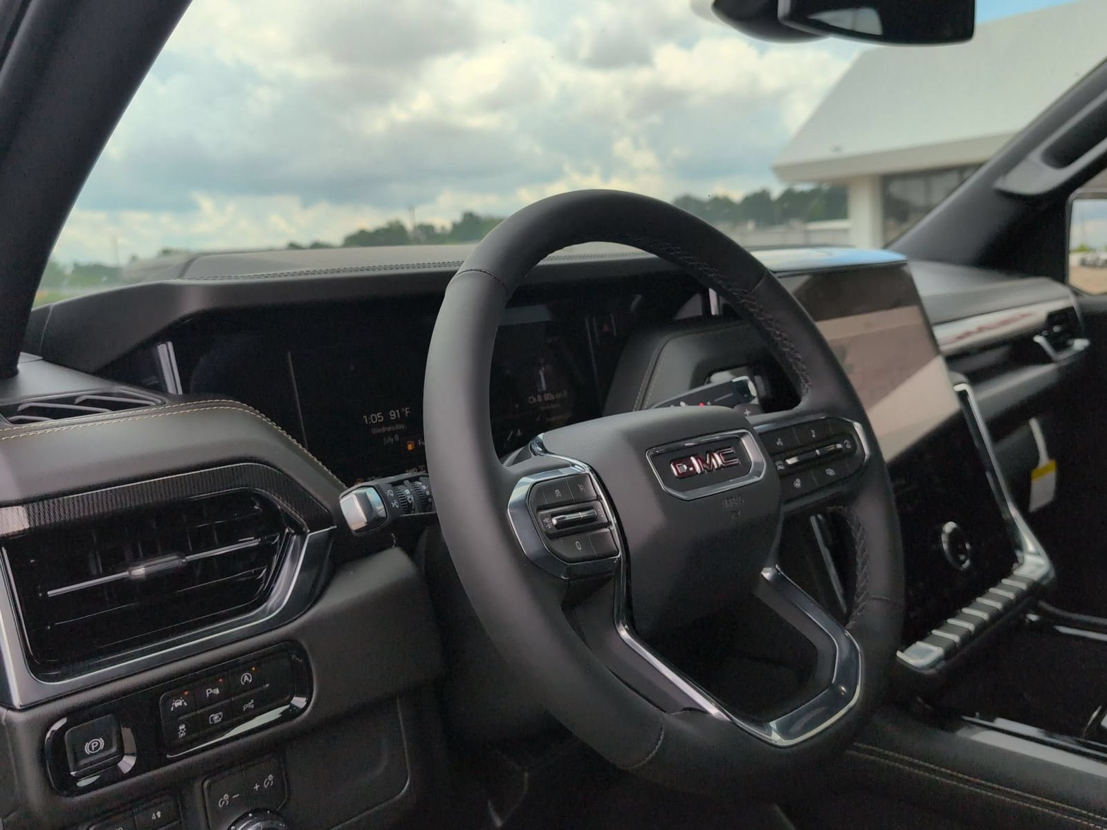 New 2026 GMC Yukon Elevation AWD/4WD image 11