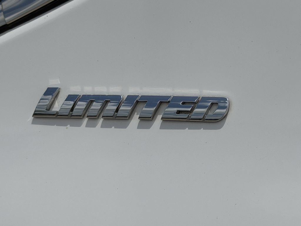 Used 2024 Toyota Tundra Limited AWD/4WD image 11