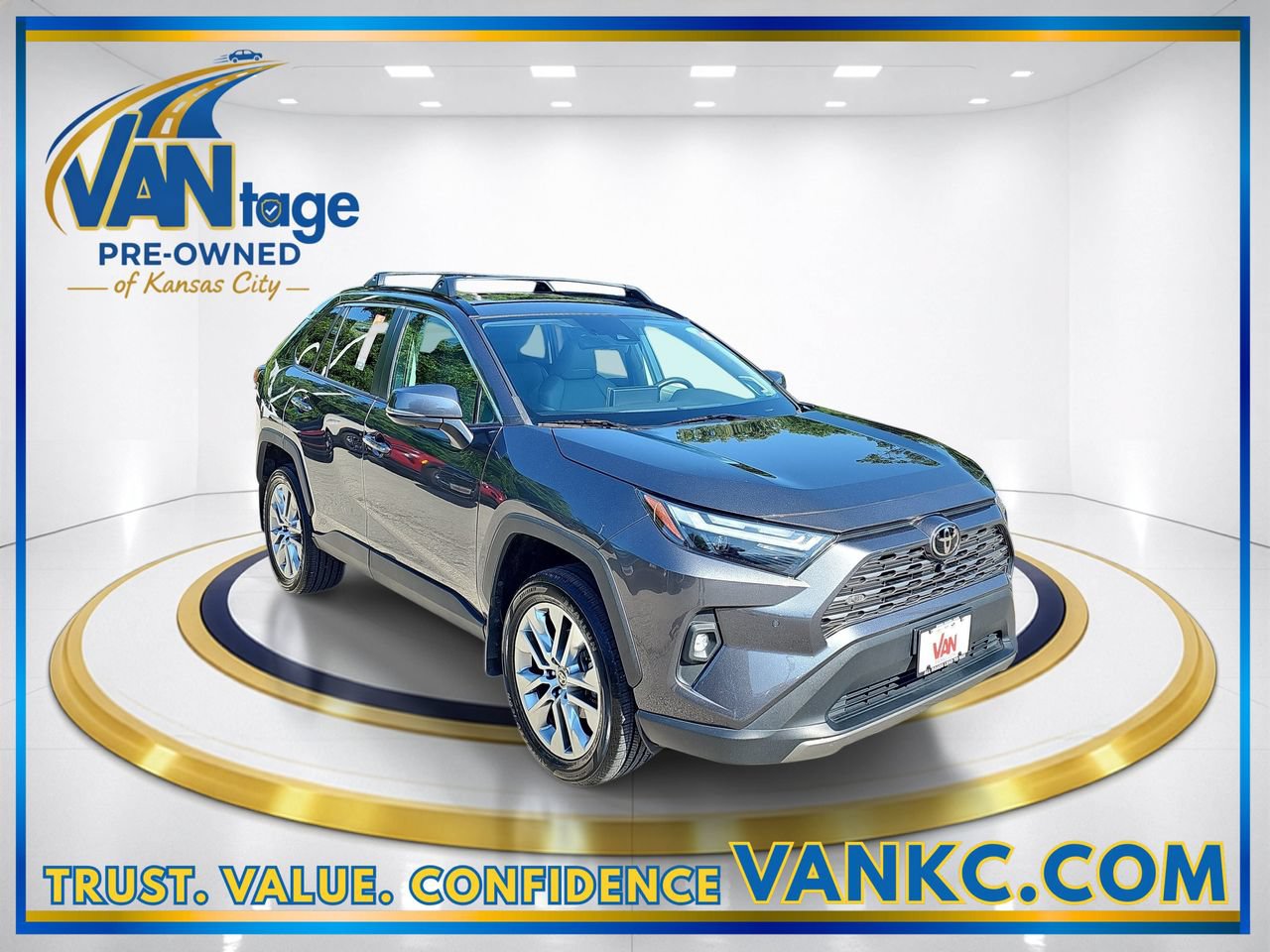 Used 2022 Toyota RAV4 Limited AWD/4WD image 3
