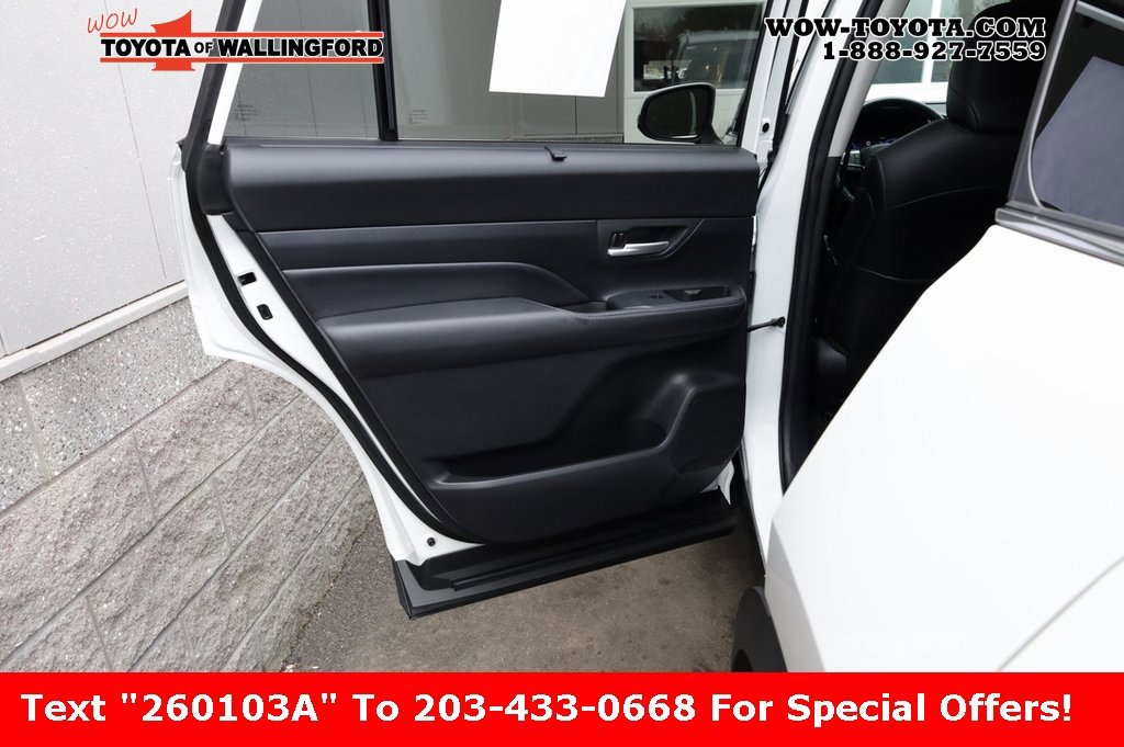 Used 2024 Toyota Grand Highlander Limited image 38