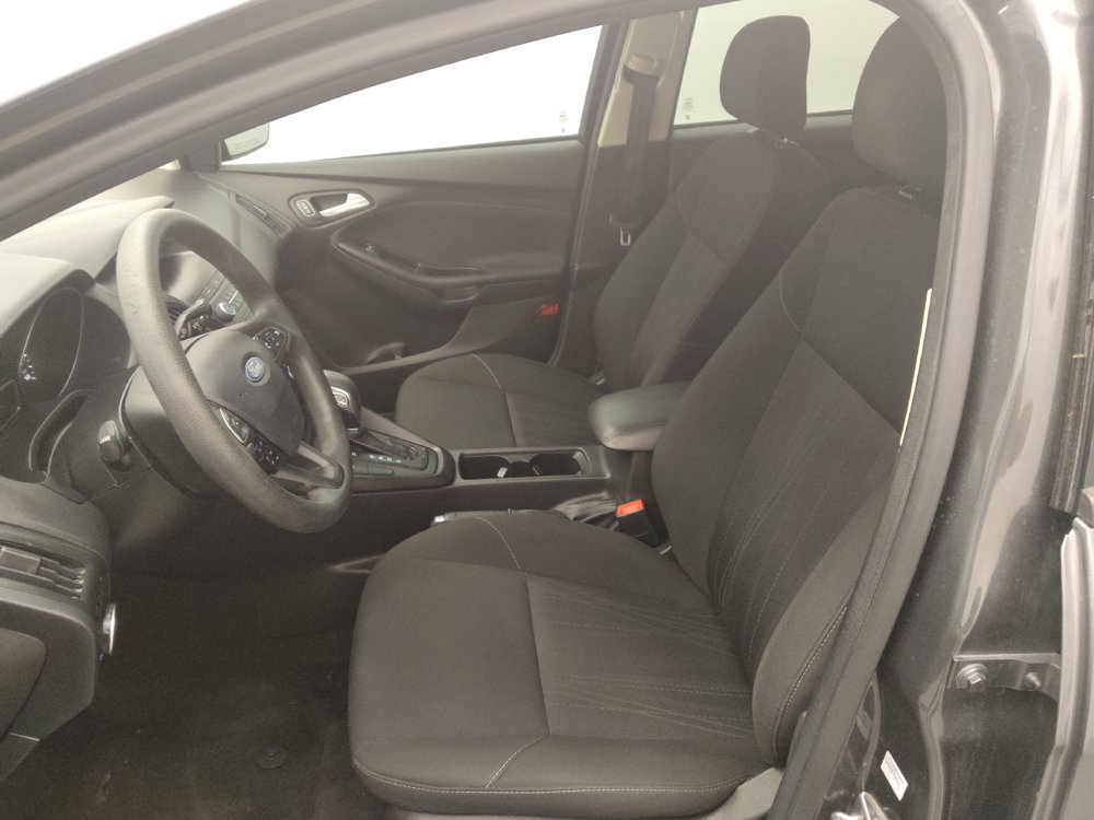 Used 2018 Ford Focus SE w/ Interior Protection Package FWD image 17