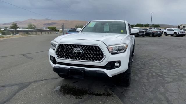Used 2019 Toyota Tacoma TRD Off-Road AWD/4WD image 3