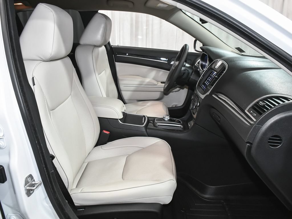 Used 2023 Chrysler 300 Touring L w/ Comfort Group AWD/4WD image 54