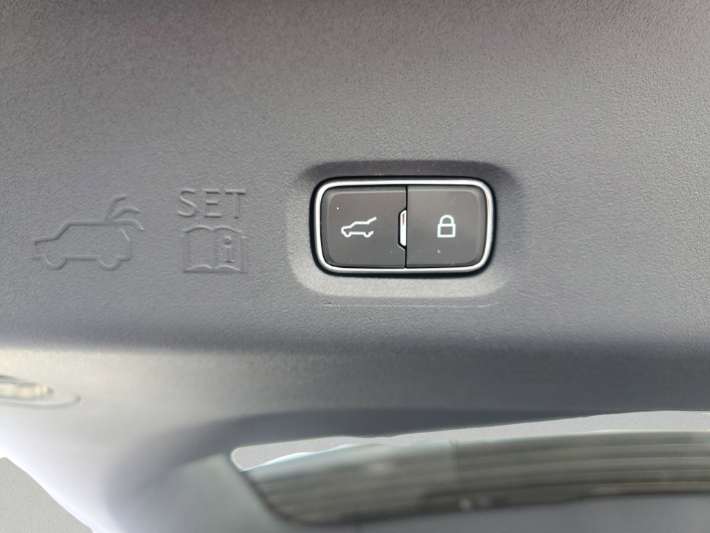 Used 2025 Ford Expedition Active AWD/4WD image 14