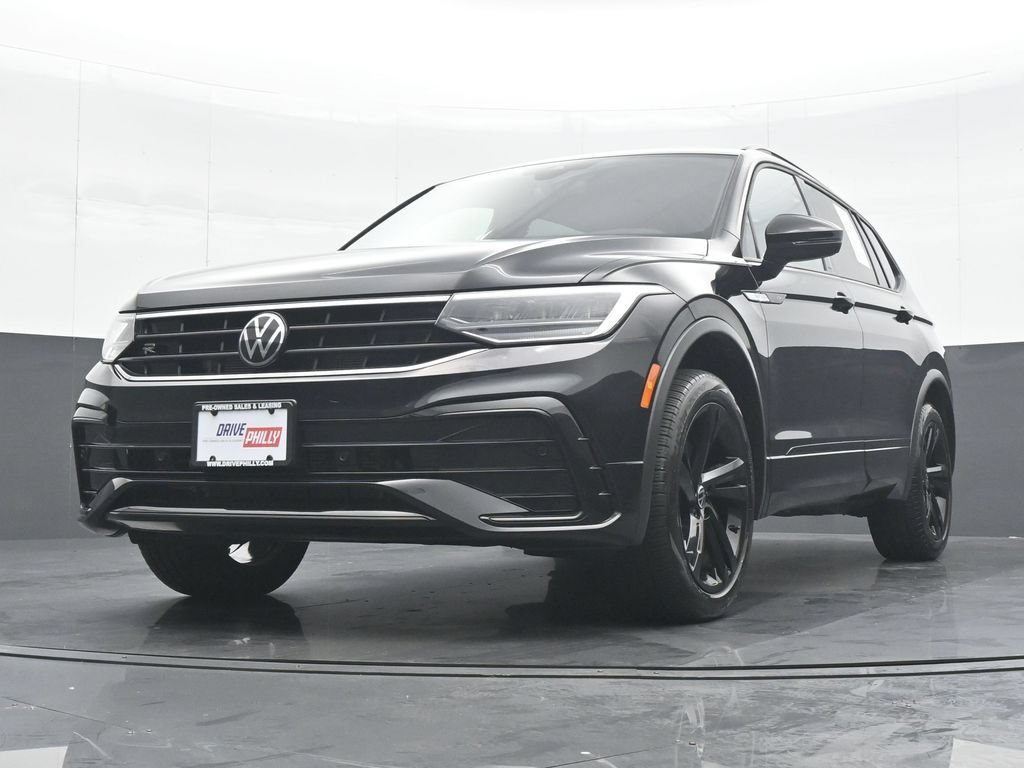 Used 2024 Volkswagen Tiguan SE R-Line AWD/4WD image 25