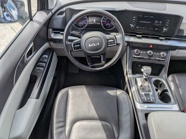 Used 2024 Kia Carnival LX FWD image 15