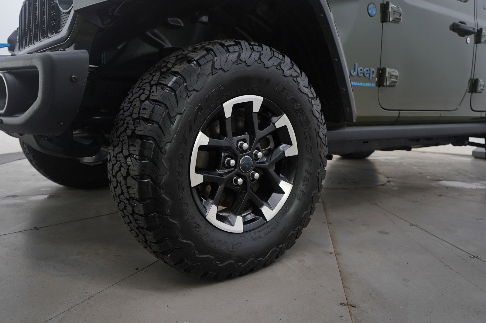 Used 2024 Jeep Wrangler Unlimited Rubicon 4xe image 26