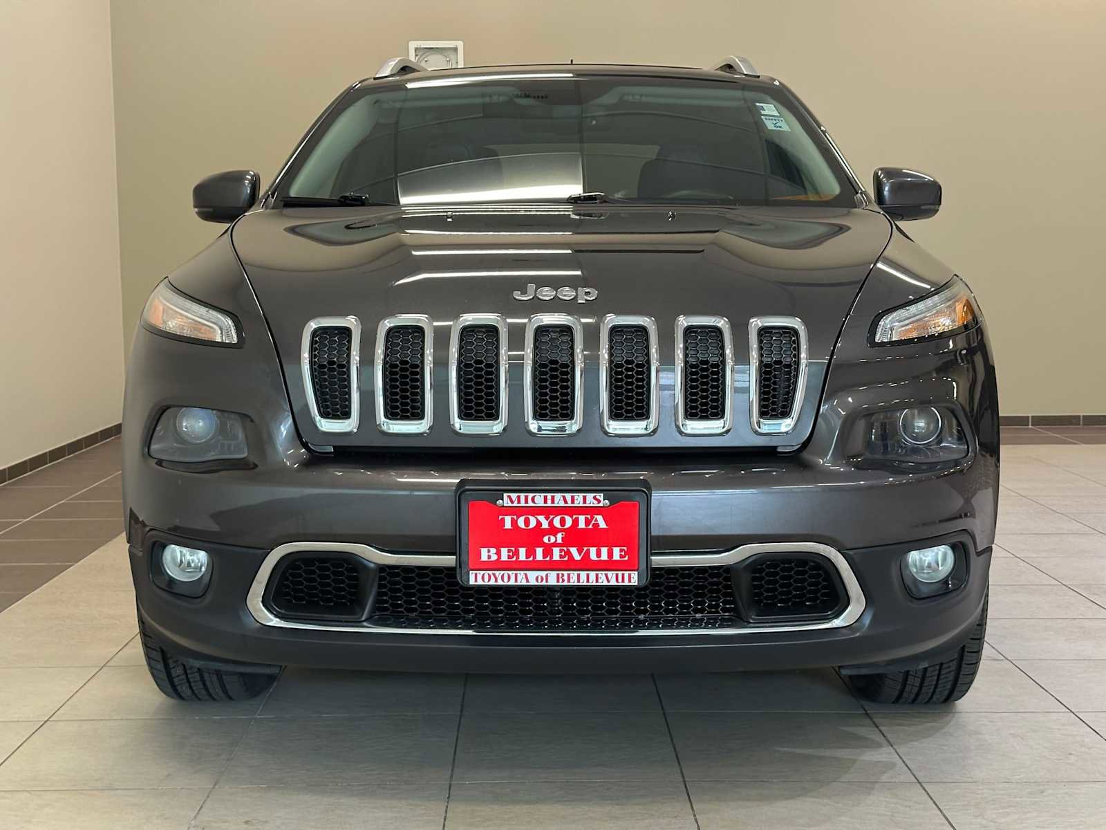 Used 2015 Jeep Cherokee Limited w/ Luxury Group image 6
