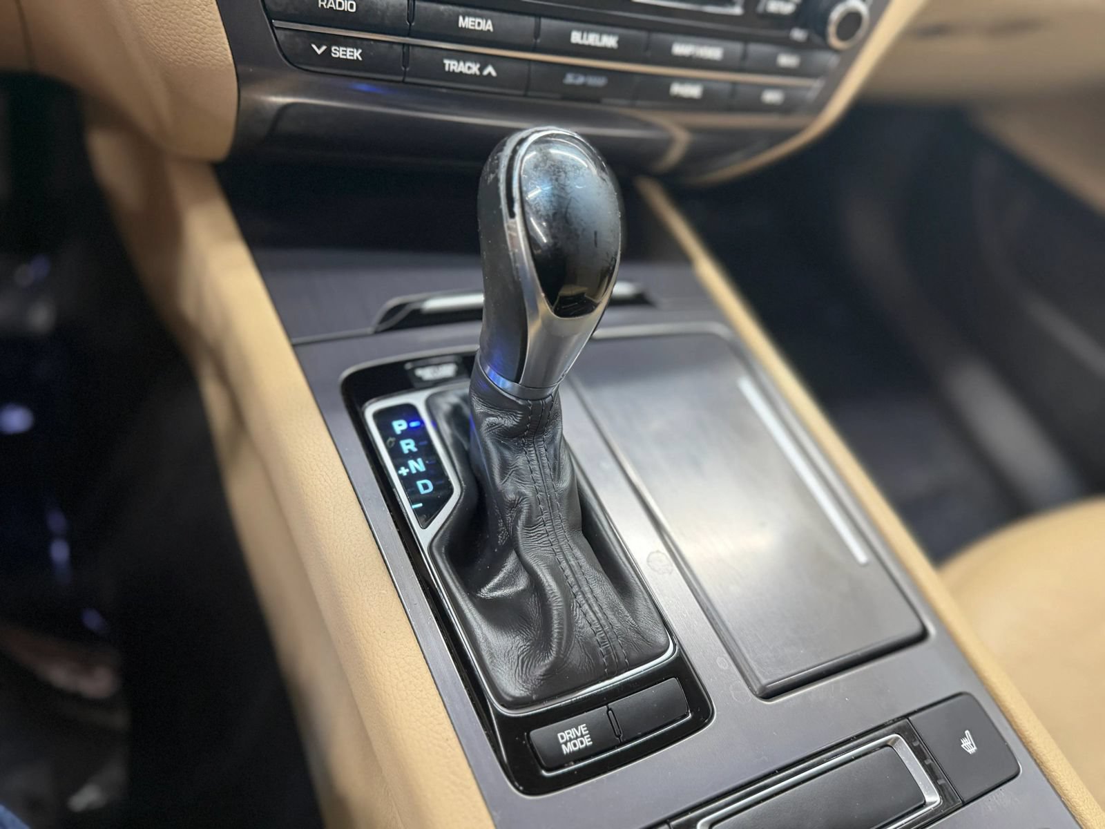 Used 2016 Hyundai Genesis 3.8 RWD image 32