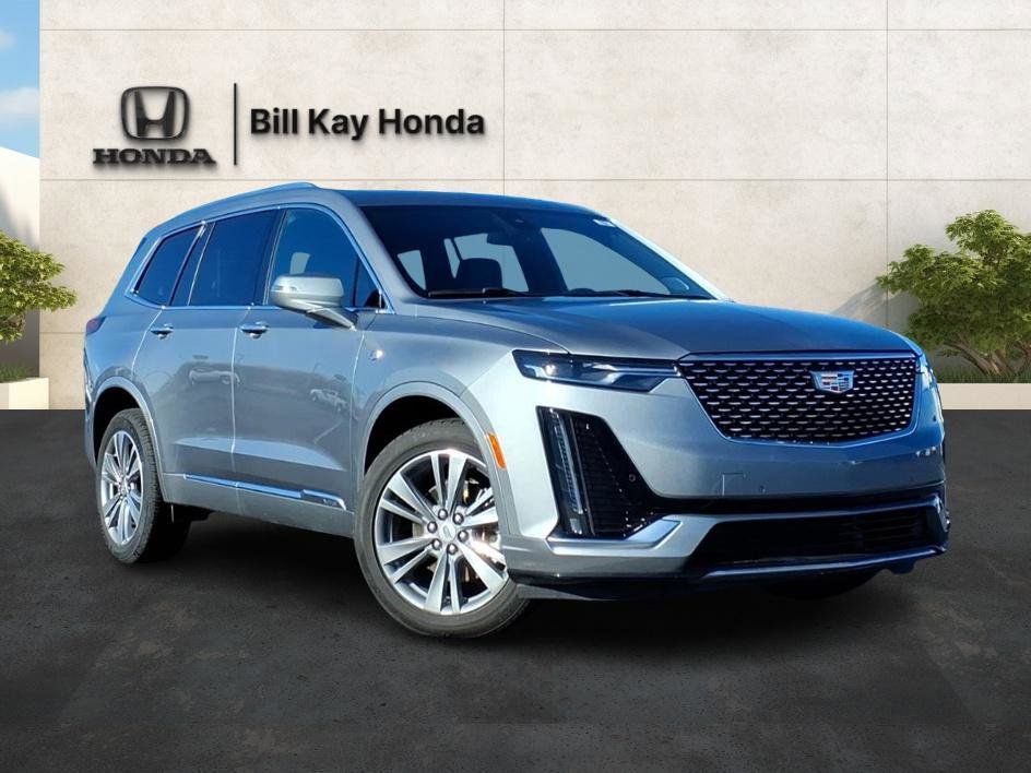Used 2025 Cadillac XT6 Premium Luxury image 5