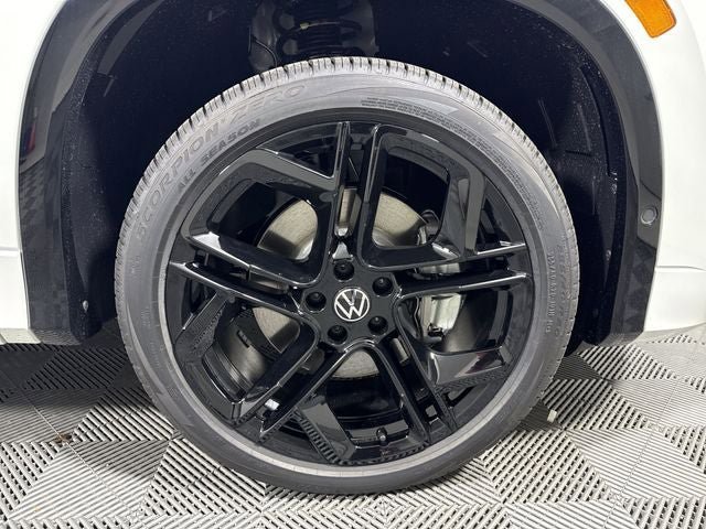 New 2026 Volkswagen Tiguan SE R-Line image 12